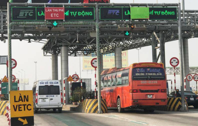 Ô tô có bị xử phạt khi đi nhầm vào làn ETC