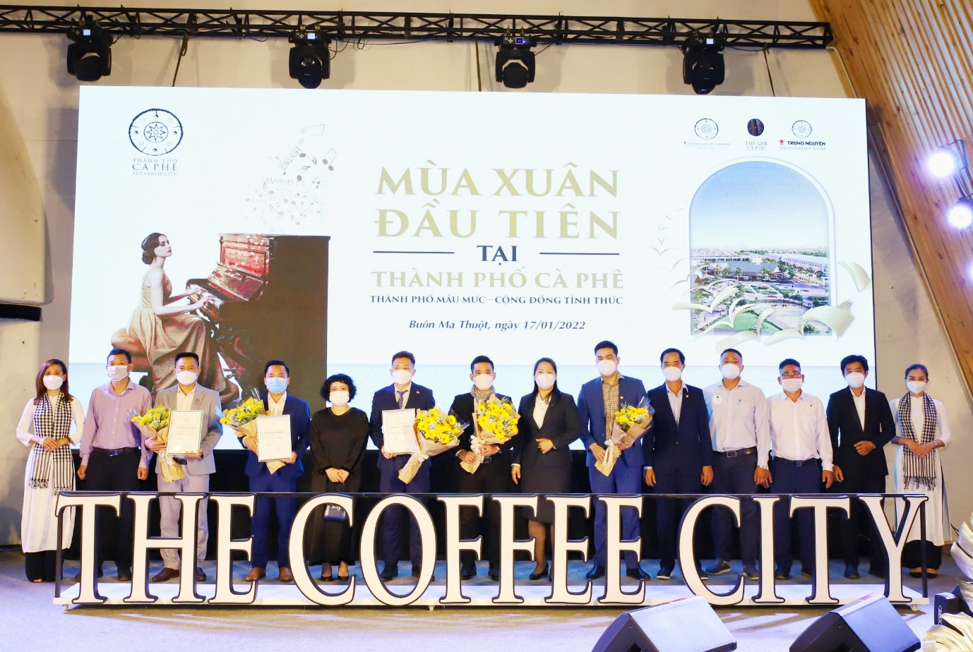Mùa xuân đầu tiên tại thành phố cà phê