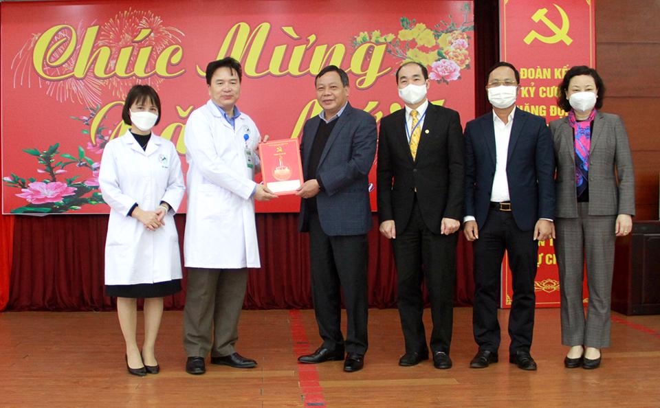 Đẩy nhanh chuyển đổi số góp phần thực hiện tốt công tác khám, chữa bệnh