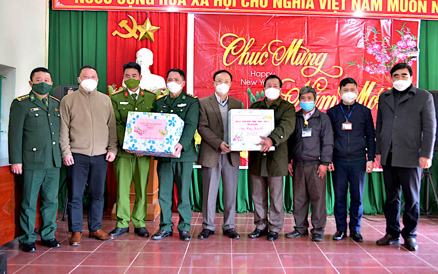 Lãnh đạo tỉnh Hà Giang thăm, tặng quà nhân dịp Tết Nguyên đán