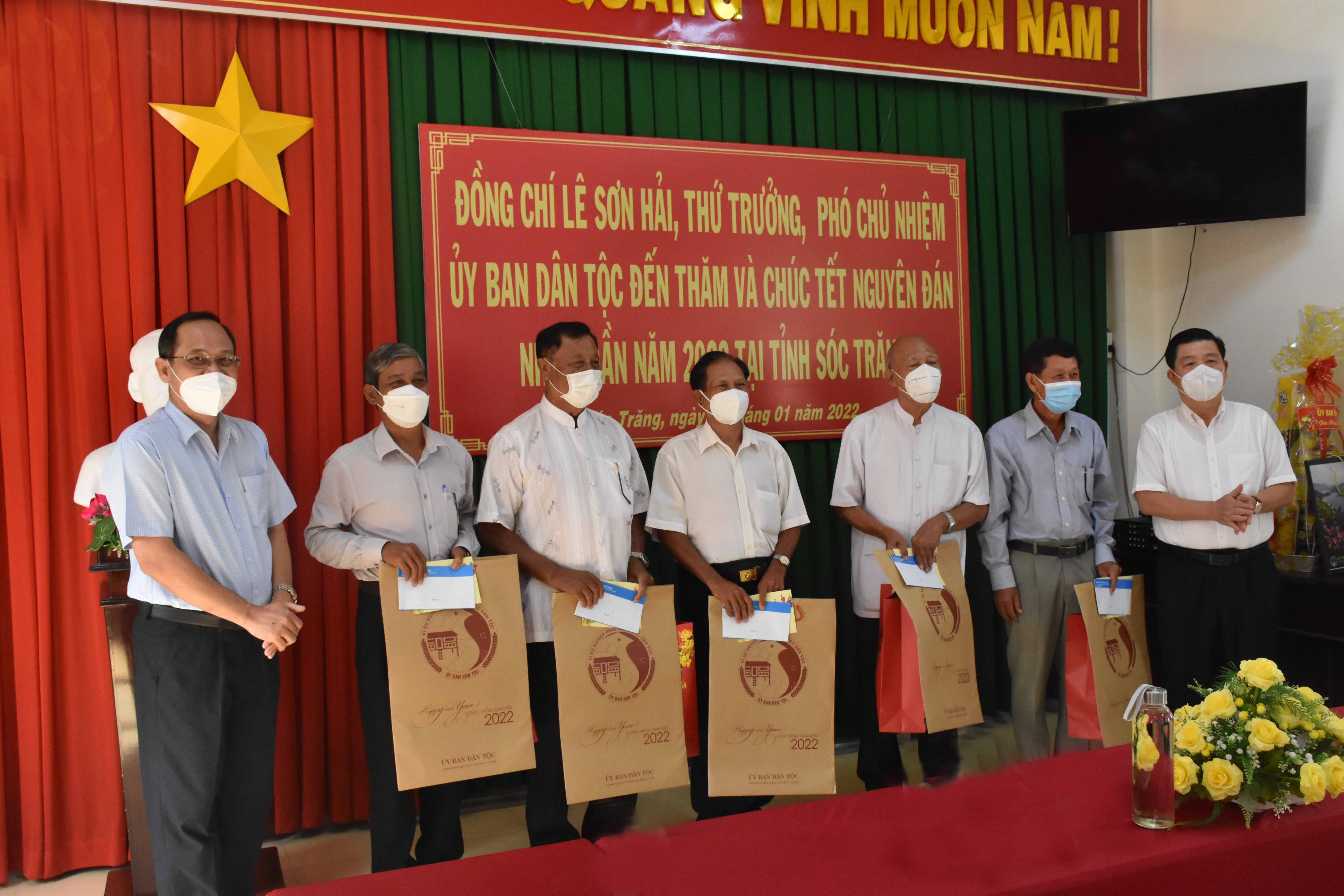 Ủy ban Dân tộc chúc mừng Tết Nhâm Dần 2022 tại Sóc Trăng