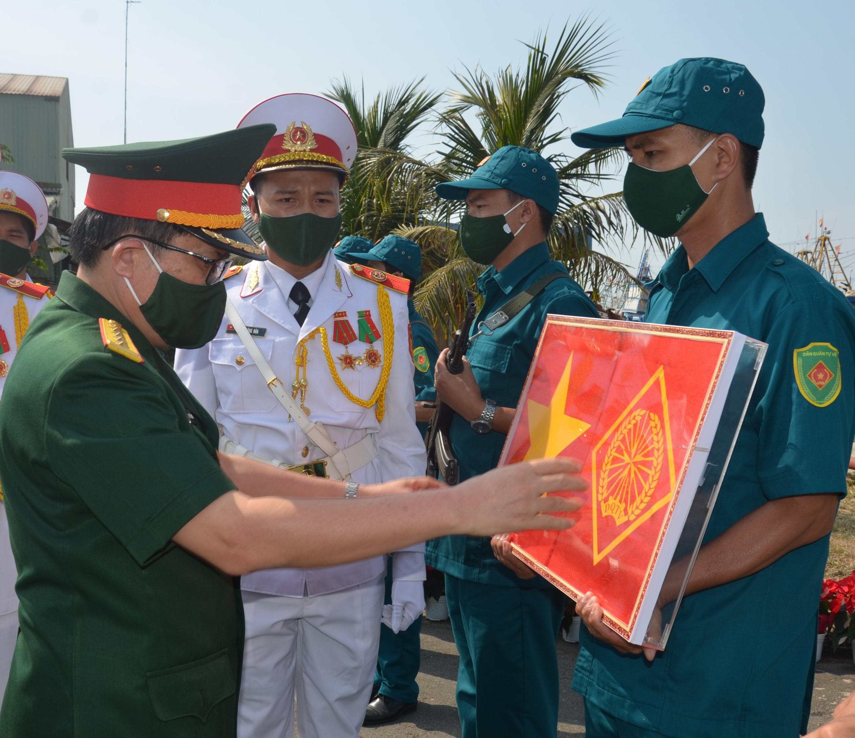Lễ thượng cờ tàu Hải đội dân quân thường trực tỉnh Bà Rịa- Vũng Tàu