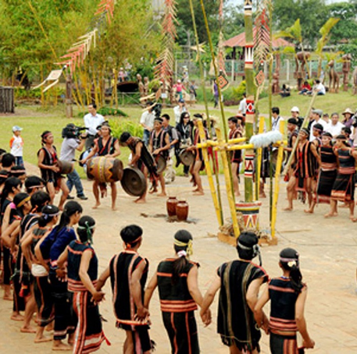 Tưng bừng Lễ hội mừng lúa mới của đồng bào S’tiêng