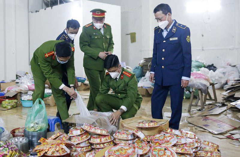 Hà Nội xử lý hơn 25 300 vụ buôn lậu, hàng giả năm 2021