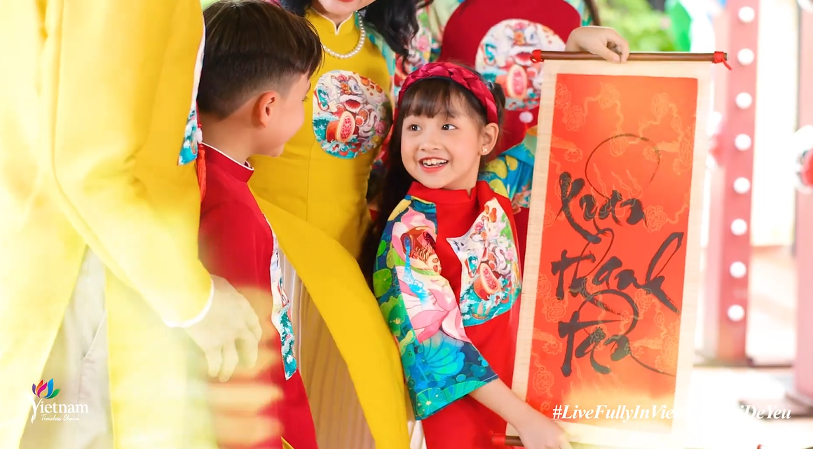 Sắc xuân ấm áp qua video clip “Việt Nam Đi Để Yêu - Xuân đoàn viên”