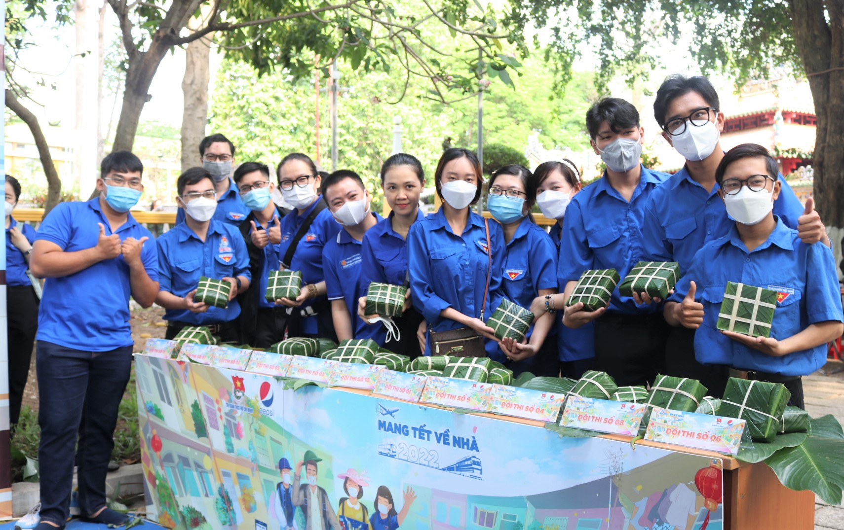 “Mang Tết về nhà”