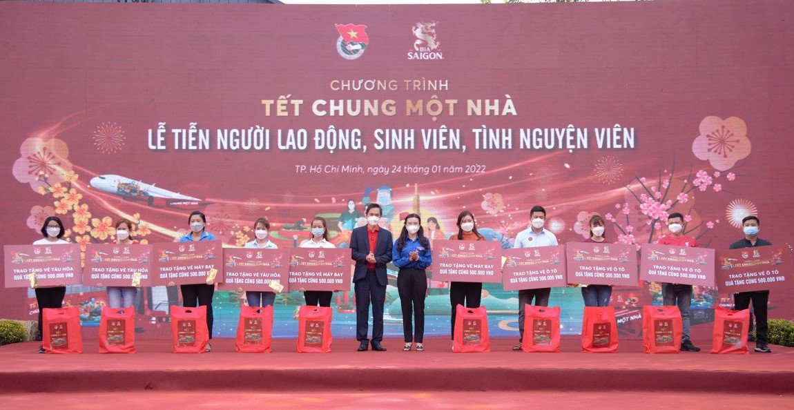 Chương trình “Tết chung một nhà” tặng 2000 vé miễn phí về quê đón Tết