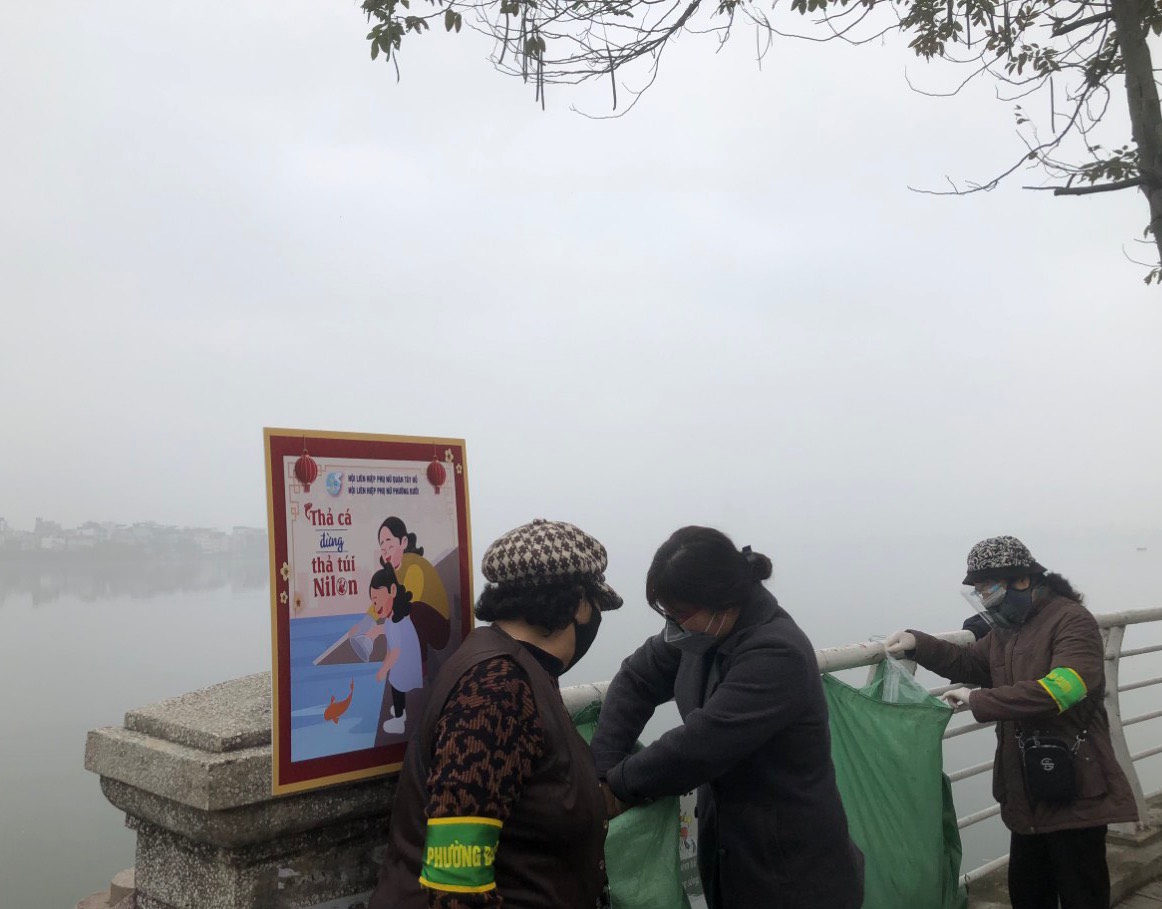 Lan tỏa thông điệp “Thả cá đừng thả túi nilon”