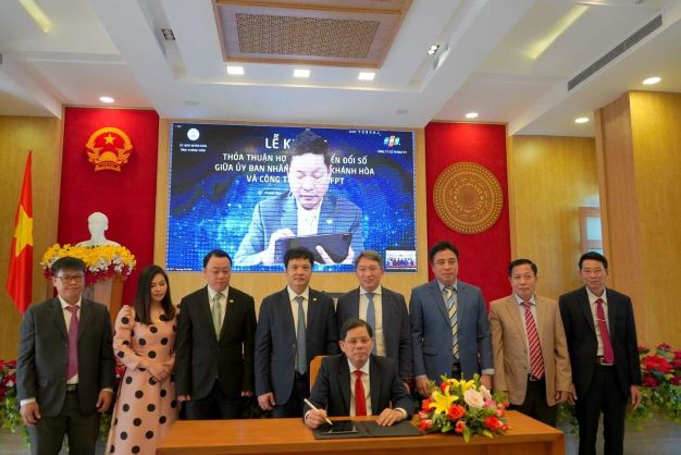 Đề xuất FPT thiết kế mô hình, nền tảng thúc đẩy chuyển đổi số tỉnh Khánh Hòa