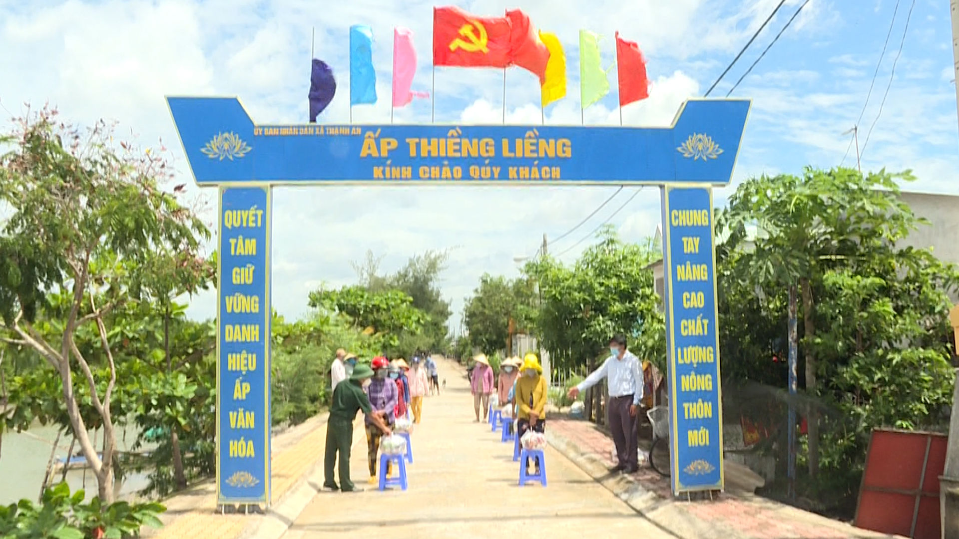 ​“Xuân Biên phòng” ấm lòng dân xã đảo Thạnh An