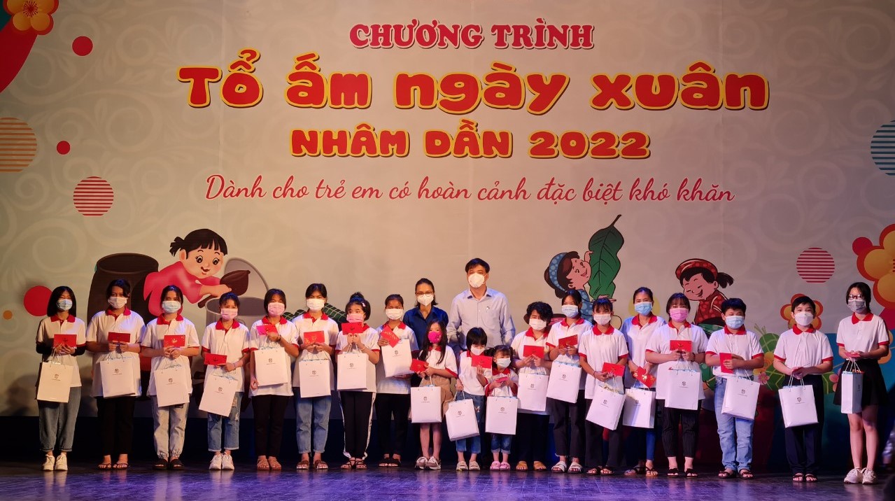 1 500 trẻ em vui đón Tết tại chương trình Tổ ấm ngày xuân