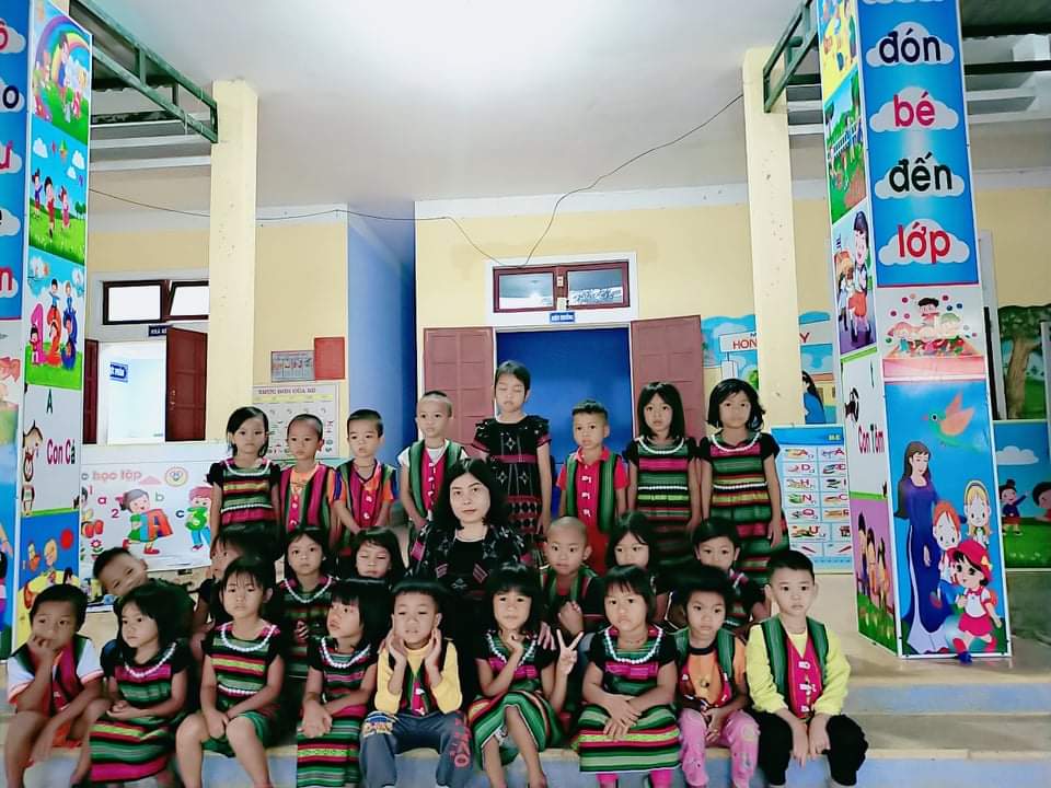 Cô hiệu trưởng hết lòng vì học sinh nghèo ở Thừa Thiên Huế