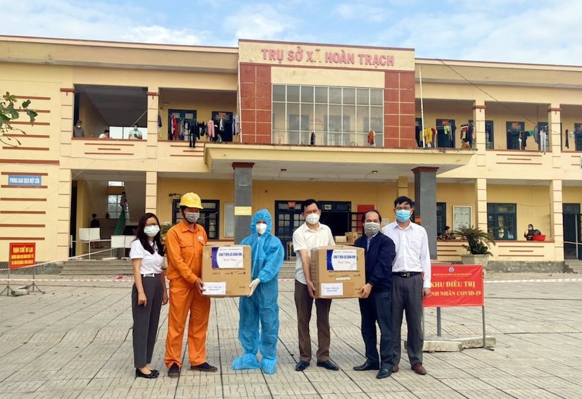 EVNCPC dành 3 tỷ đồng mua tặng đồ phòng dịch COVID-19