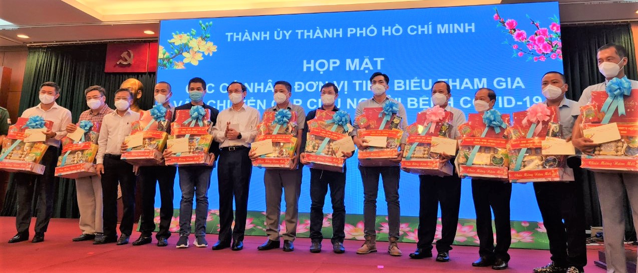 TP Hồ Chí Minh tri ân các cá nhân, đơn vị tiêu biểu tham gia vận chuyển cấp cứu người bệnh COVID-19