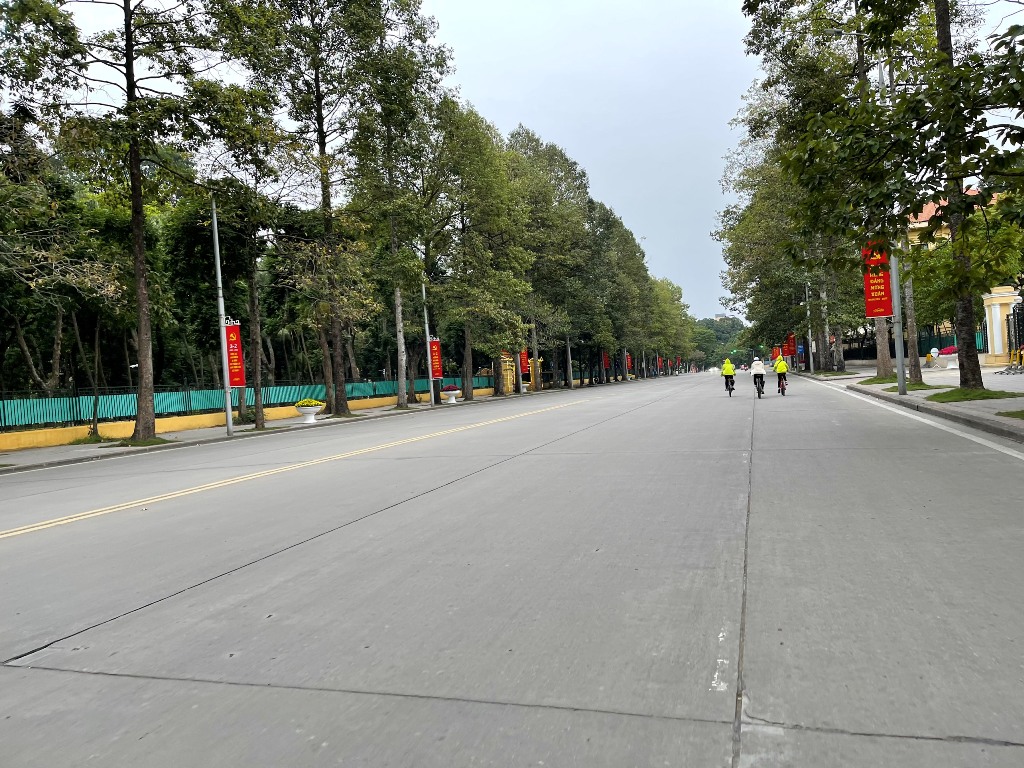 Hà Nội bình yên sáng mùng 1 Tết
