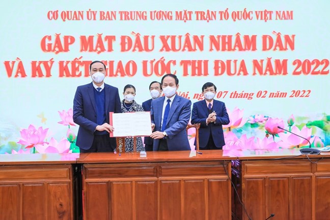 Mặt trận phát động các phong trào thi đua thiết thực phục hồi kinh tế