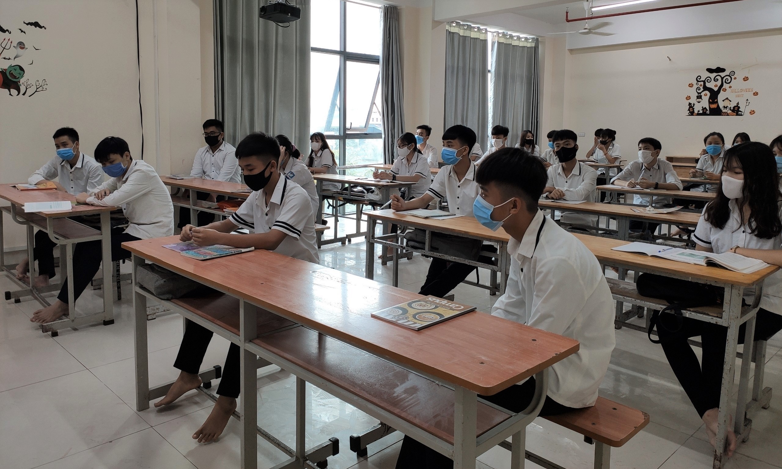 57 63 tỉnh, thành cho 100 học sinh THCS đi học trực tiếp