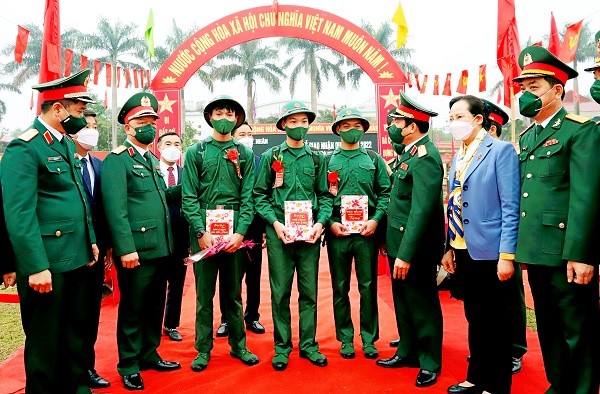 Gần 18 nghìn thanh niên trên thuộc Quân khu 3 lên đường nhập ngũ