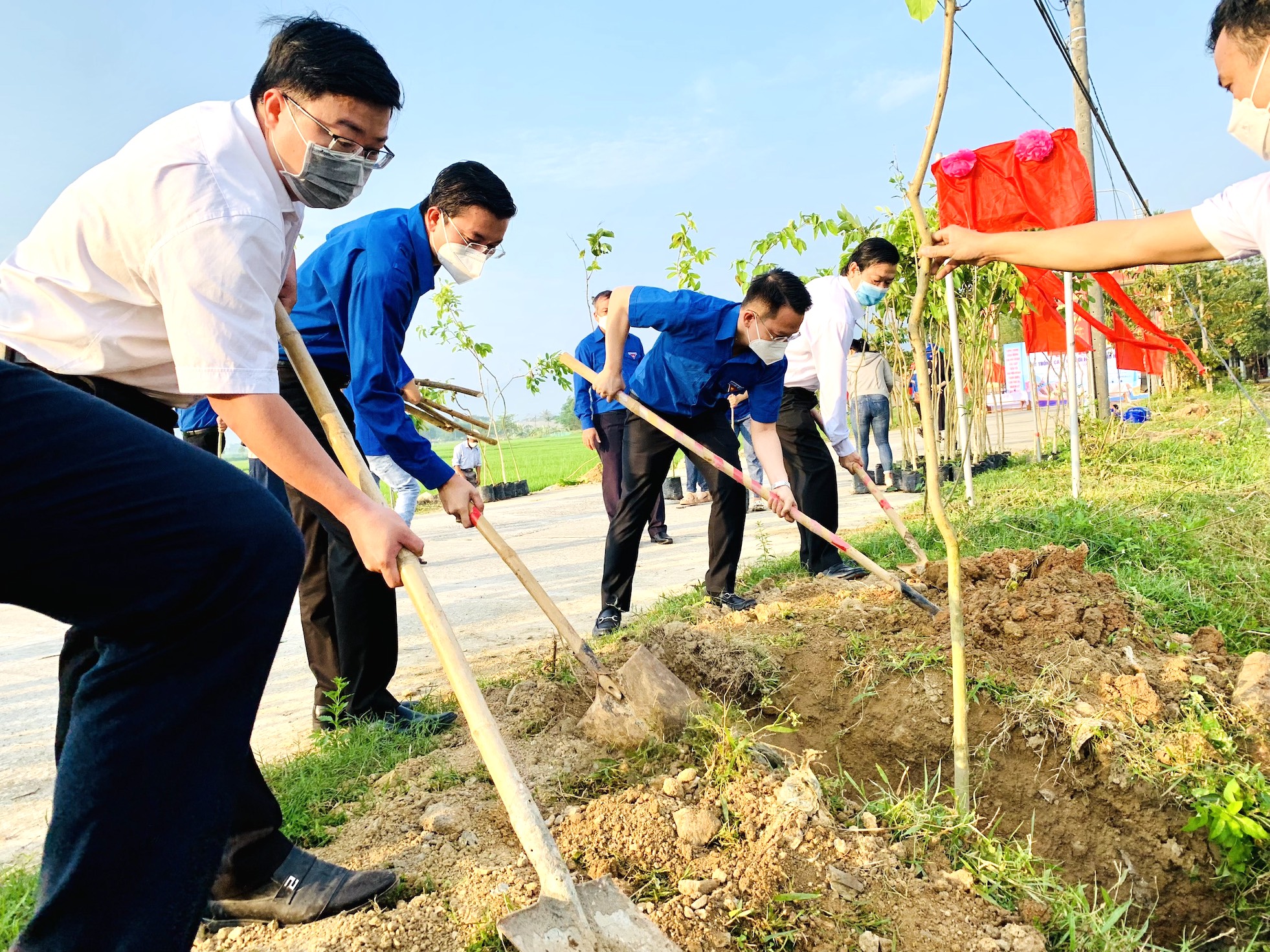 Tuổi trẻ Đà Nẵng ra quân Tết trồng cây Xuân Nhâm Dần 2022