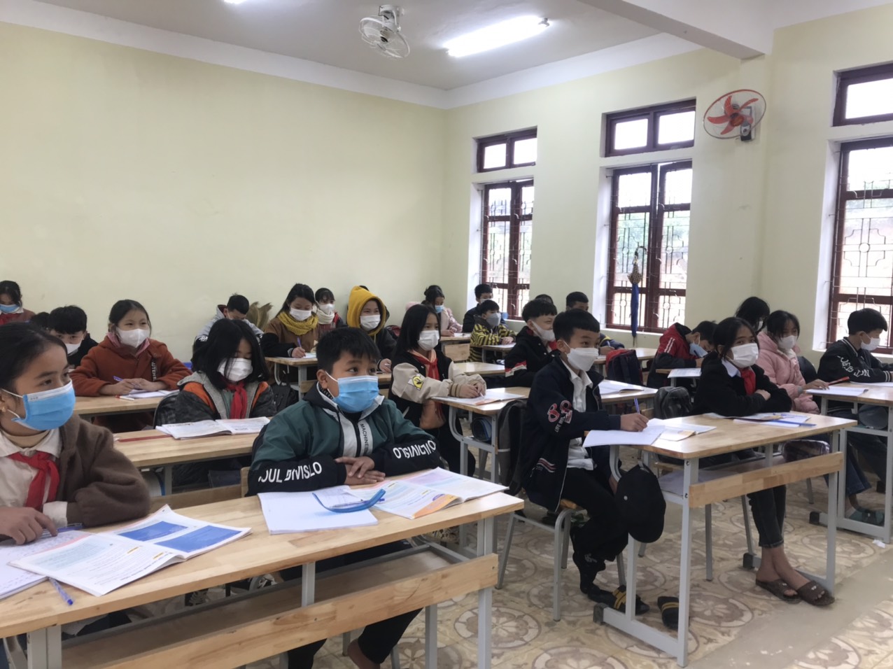 Hàng loạt địa phương hoả tốc cho học sinh nghỉ học