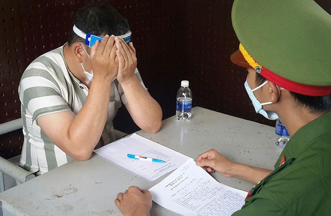 Nhận tiền “chạy án”, xử lý thế nào