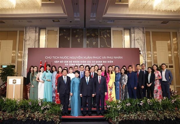Chủ tịch nước Nguyễn Xuân Phúc gặp mặt cộng đồng người Việt tại Singapore