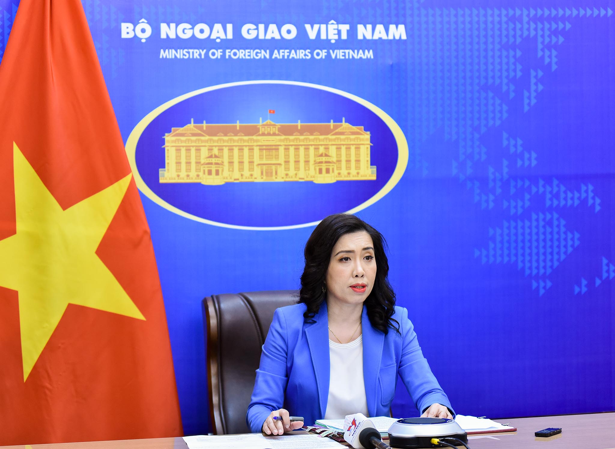 Khẩn trương triển khai công tác bảo hộ công dân tại Ukraine