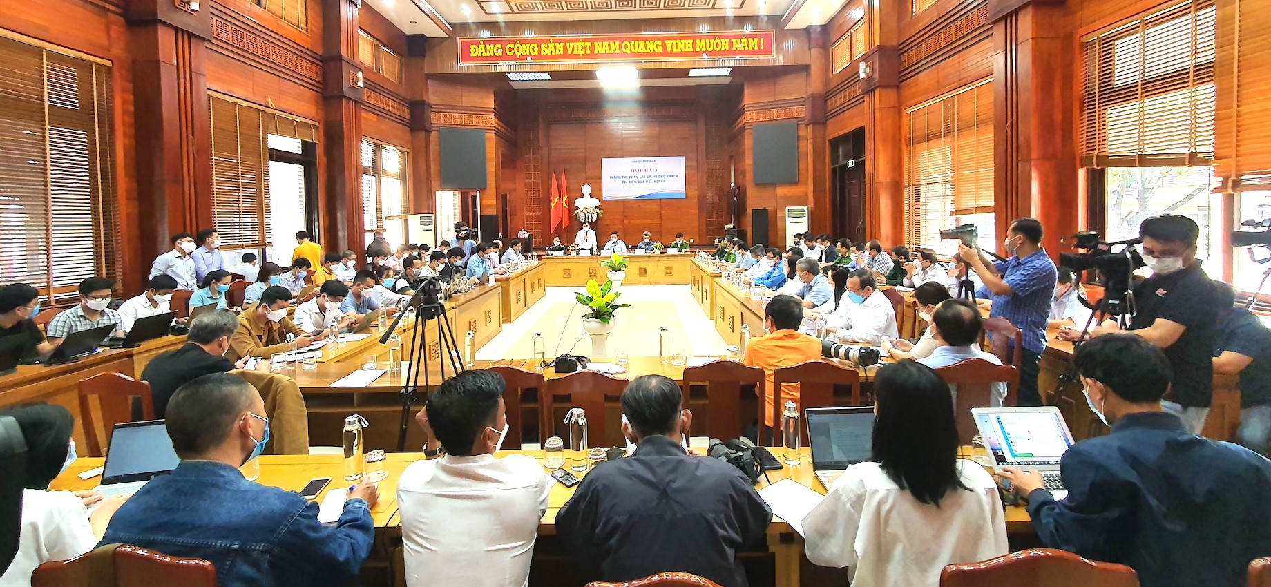 Quảng Nam Họp báo thông tin về vụ lật ca nô chở khách tại biển Cửa Đại