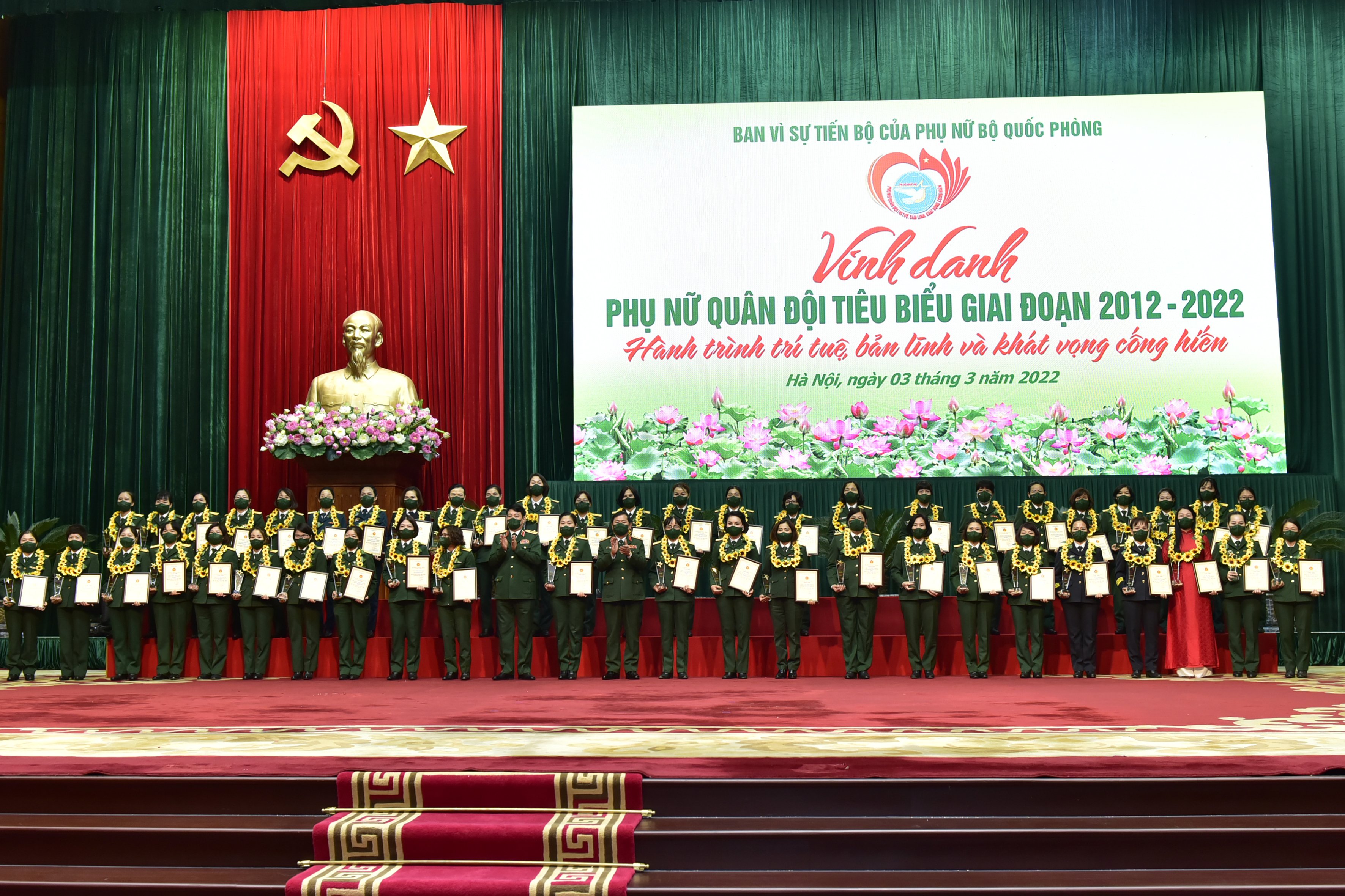 Vinh danh phụ nữ quân đội tiêu biểu giai đoạn 2021 - 2022