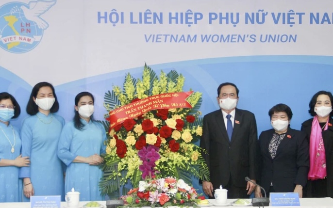 Tiếp tục phát huy những phẩm chất cao quý của phụ nữ Việt Nam