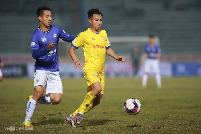 Trận Nam Định - Hà Nội FC bị hoãn vì 11 cầu thủ mắc COVID-19