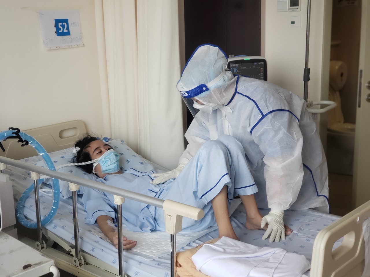 “Đóa hồng” mạnh mẽ nơi tâm dịch
