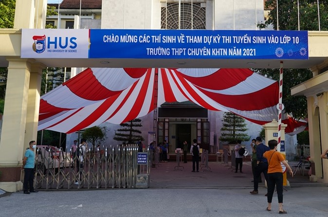 Hơn 1 000 chỉ tiêu tuyển sinh vào lớp 10 THPT chuyên Khoa học Tự nhiên và chuyên Ngoại ngữ