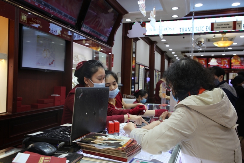 Giá vàng trong nước đạt mốc 74 triệu đồng lượng