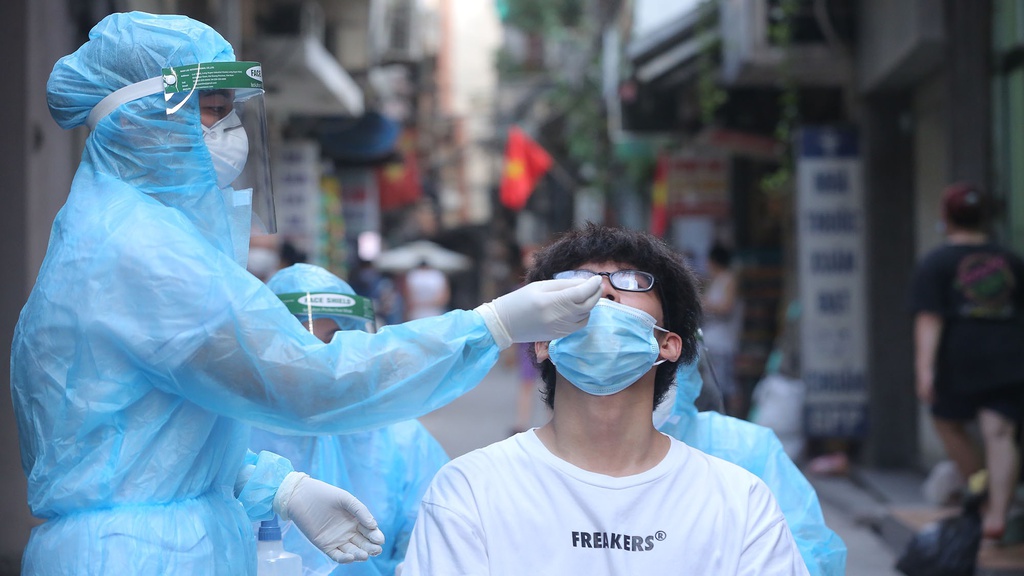 Hà Nội ghi nhận 31 365 ca COVID-19 mới