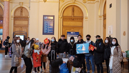 Các đầu mối liên lạc để bà con người Việt tại Ukraine liên hệ khi cần được hỗ trợ
