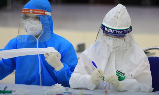 Thêm 166 968 ca mắc COVID-19 mới, hơn 95 500 bệnh nhân khỏi bệnh