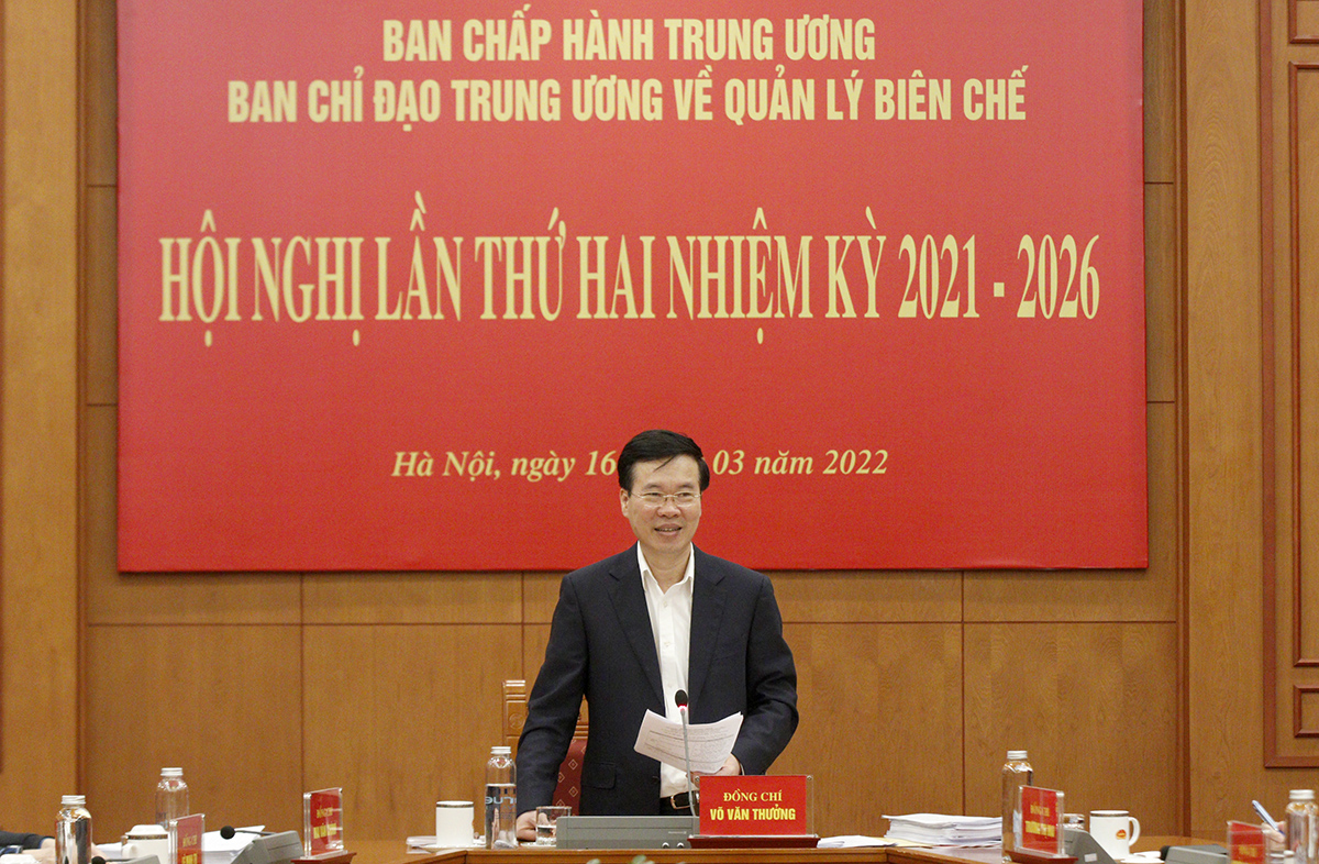 Tinh giản biên chế gắn với cơ cấu lại đội ngũ cán bộ, công chức