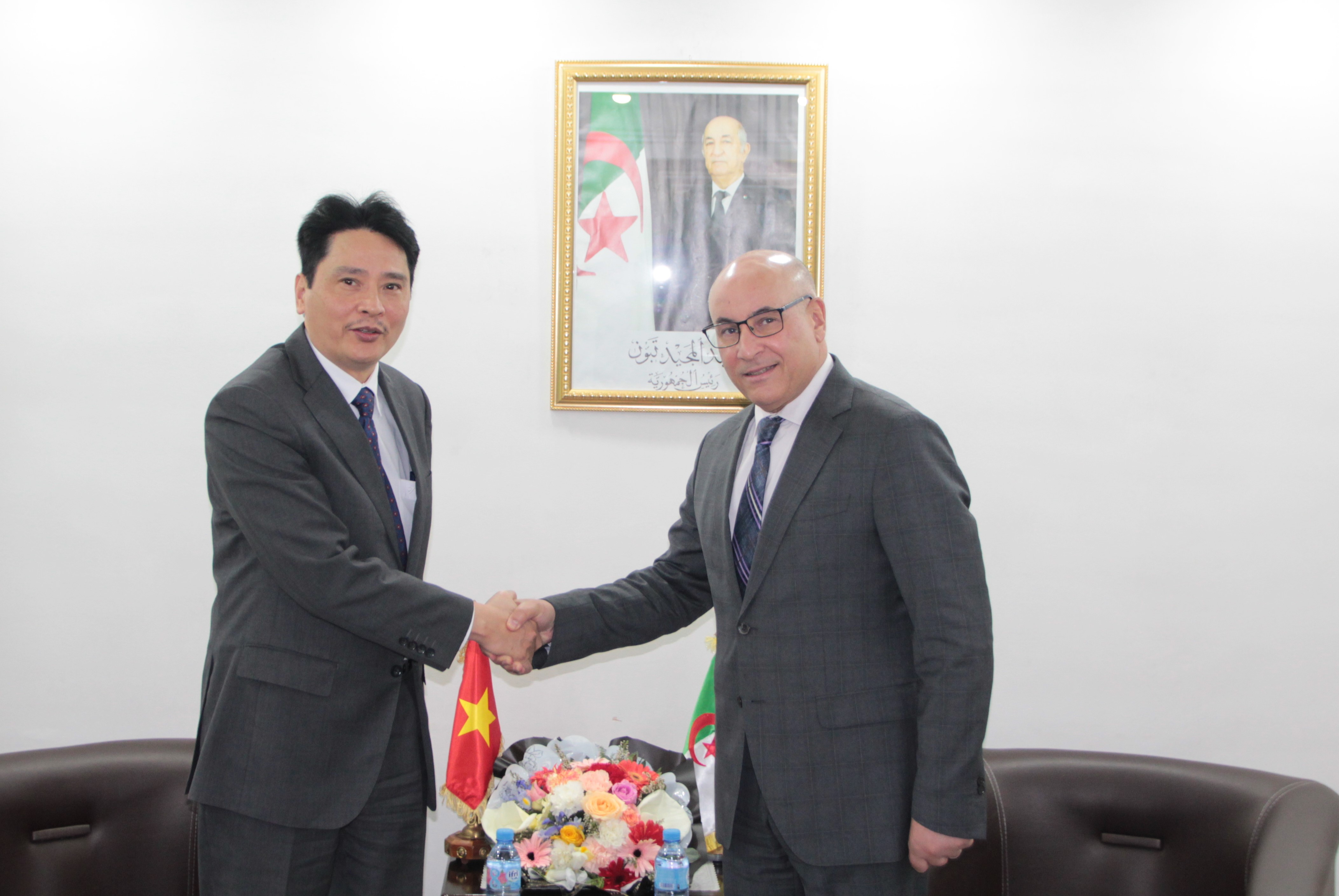 Thúc đẩy quan hệ giữa Đảng Cộng sản Việt Nam và Đảng Tập hợp Quốc gia Dân chủ Algeria