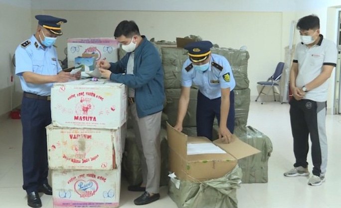 Thu giữ 46 000 bộ kit test Covid-19 không rõ nguồn gốc