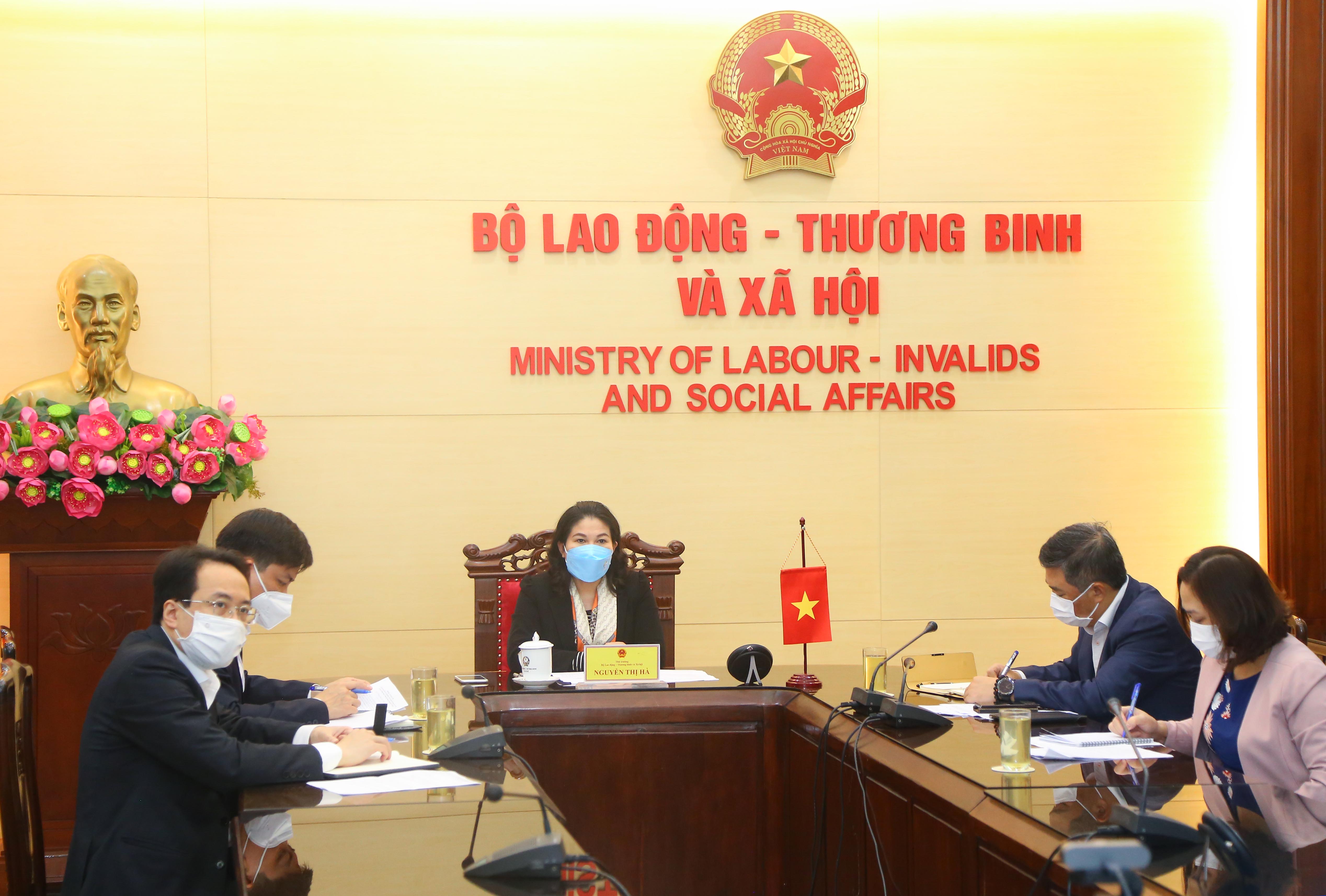 Tăng cường chia sẻ kinh nghiệm vì tương lai tốt đẹp cho phụ nữ và trẻ em gái