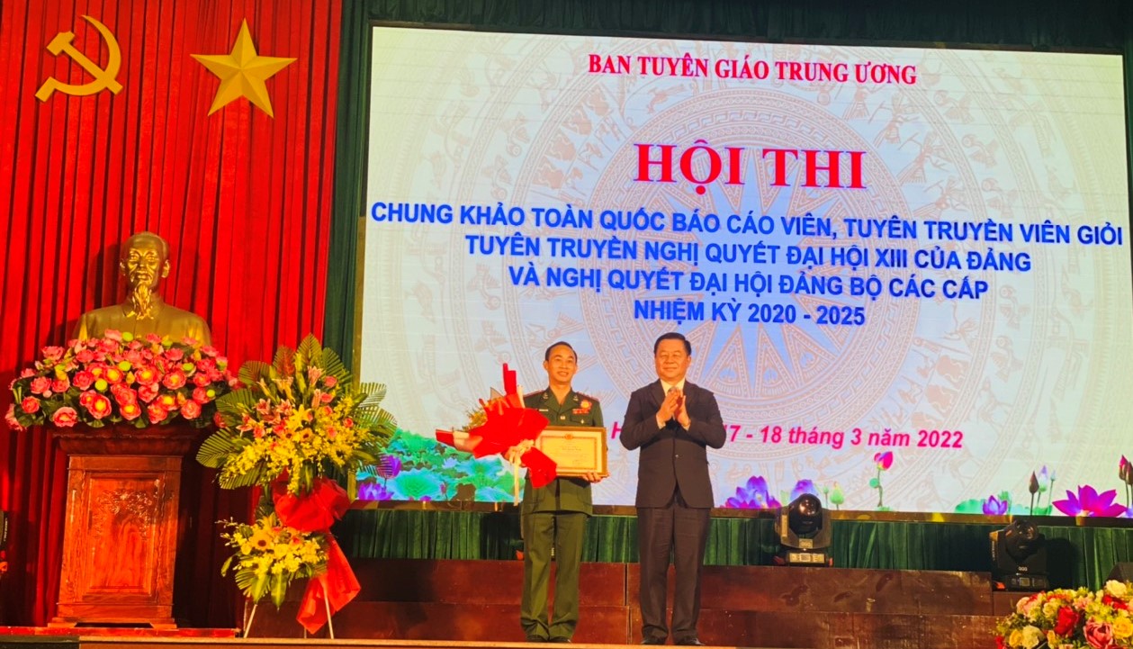 Trao giải Hội thi Chung khảo báo cáo viên, tuyên truyền viên giỏi toàn quốc