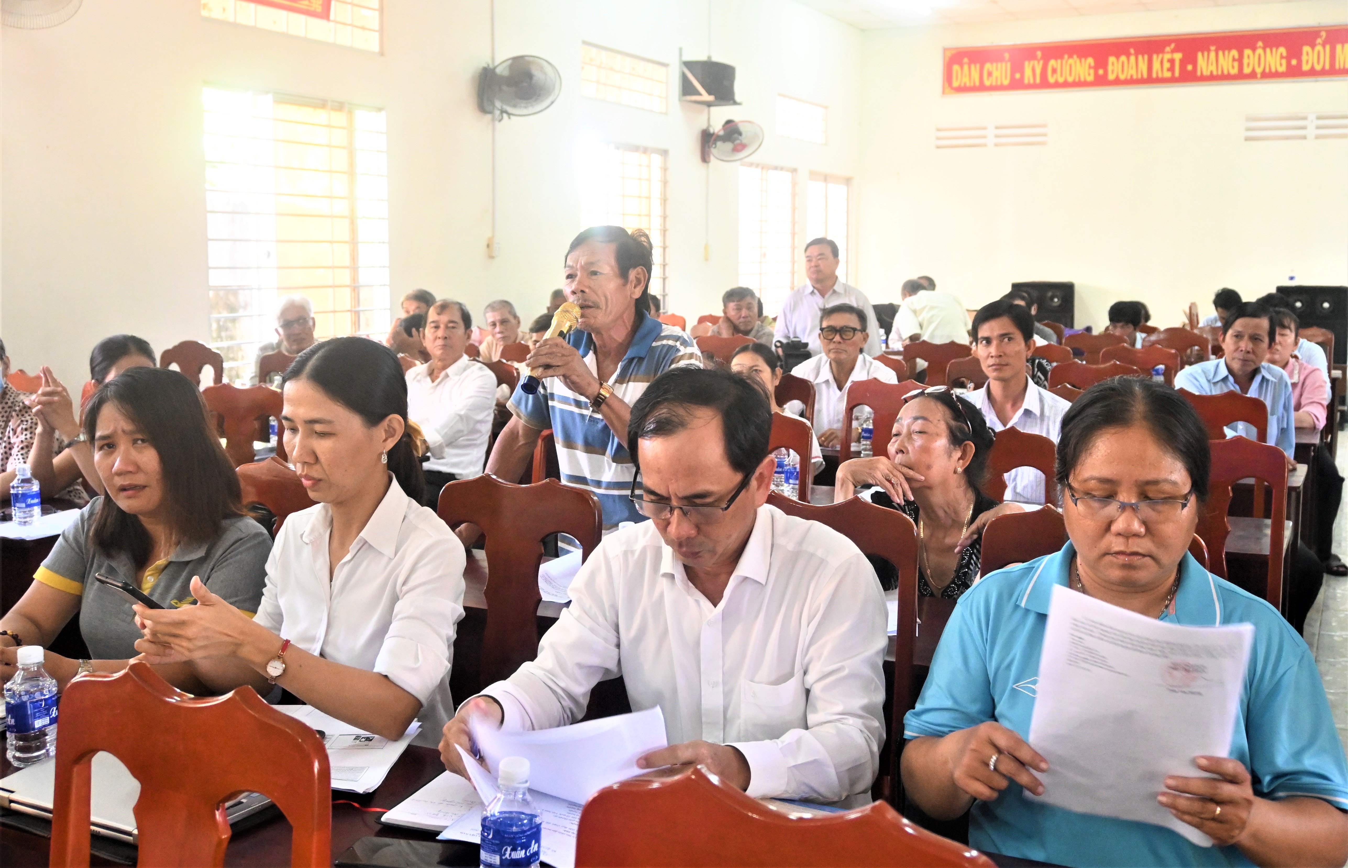 Bến Tre Triển khai chính sách BHYT cho người dân các xã bãi ngang
