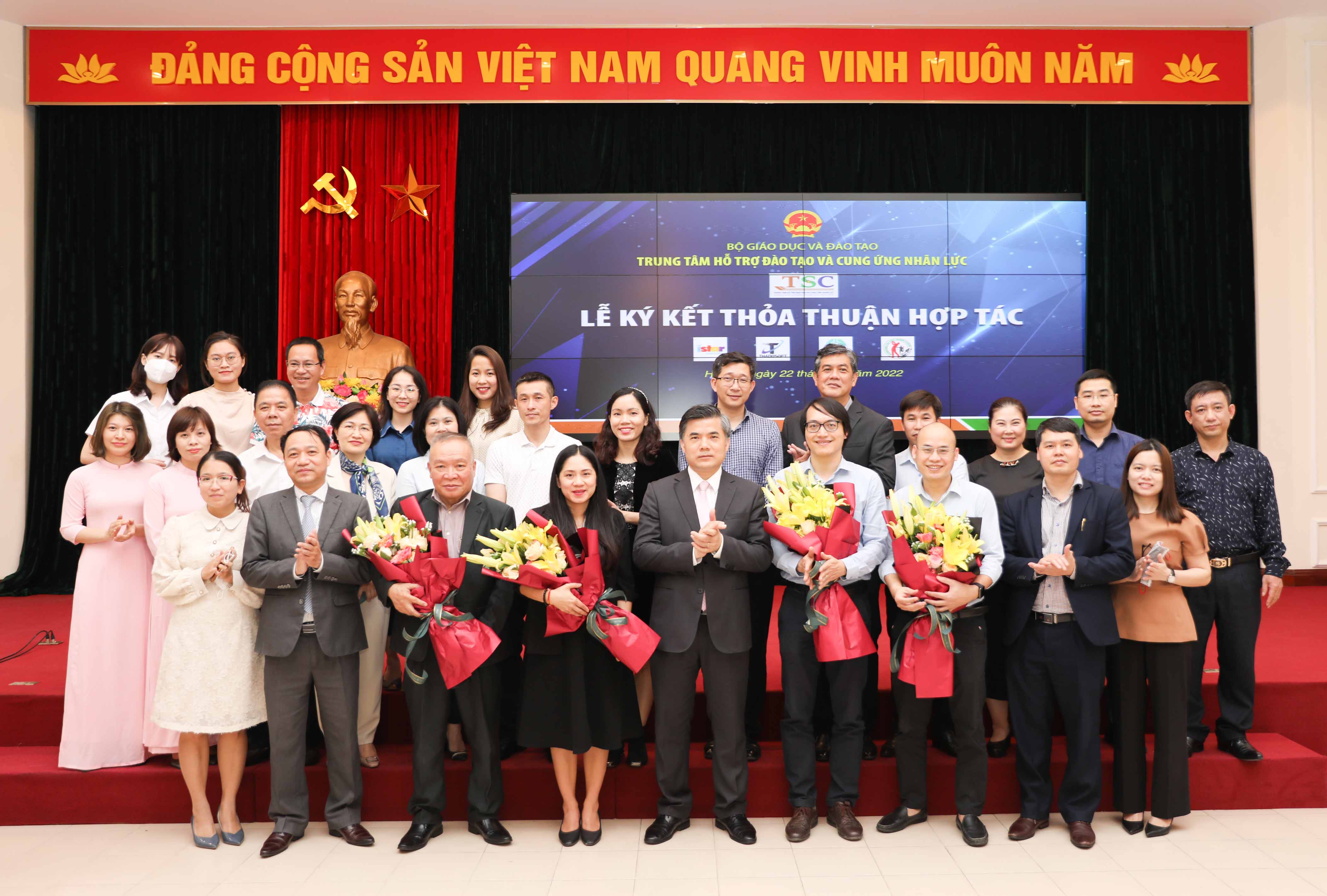 Xây dựng hệ sinh thái cung ứng nhân lực chất lượng cao