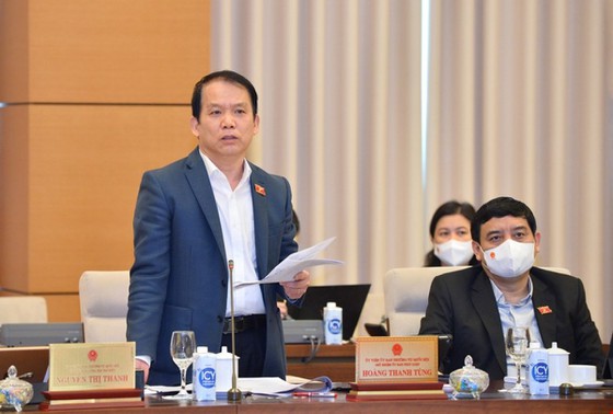 Hoàn thiện pháp luật về thực hiện dân chủ ở cơ sở