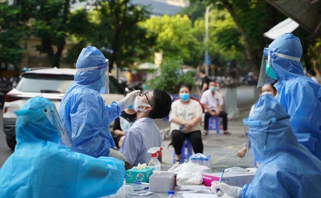 Hà Nội thêm hơn 13 000 ca COVID-19 mới