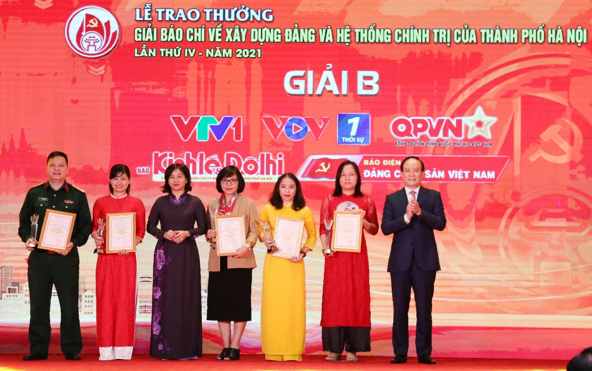 Trao thưởng 2 Giải Báo chí về xây dựng Đảng và phát triển văn hóa Thủ đô