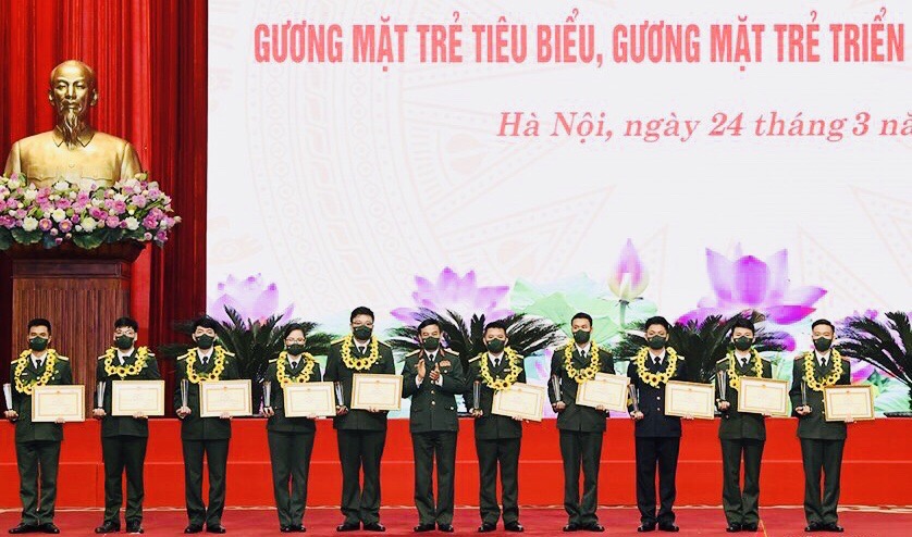 Tuyên dương 10 gương mặt trẻ tiêu biểu toàn quân năm 2021