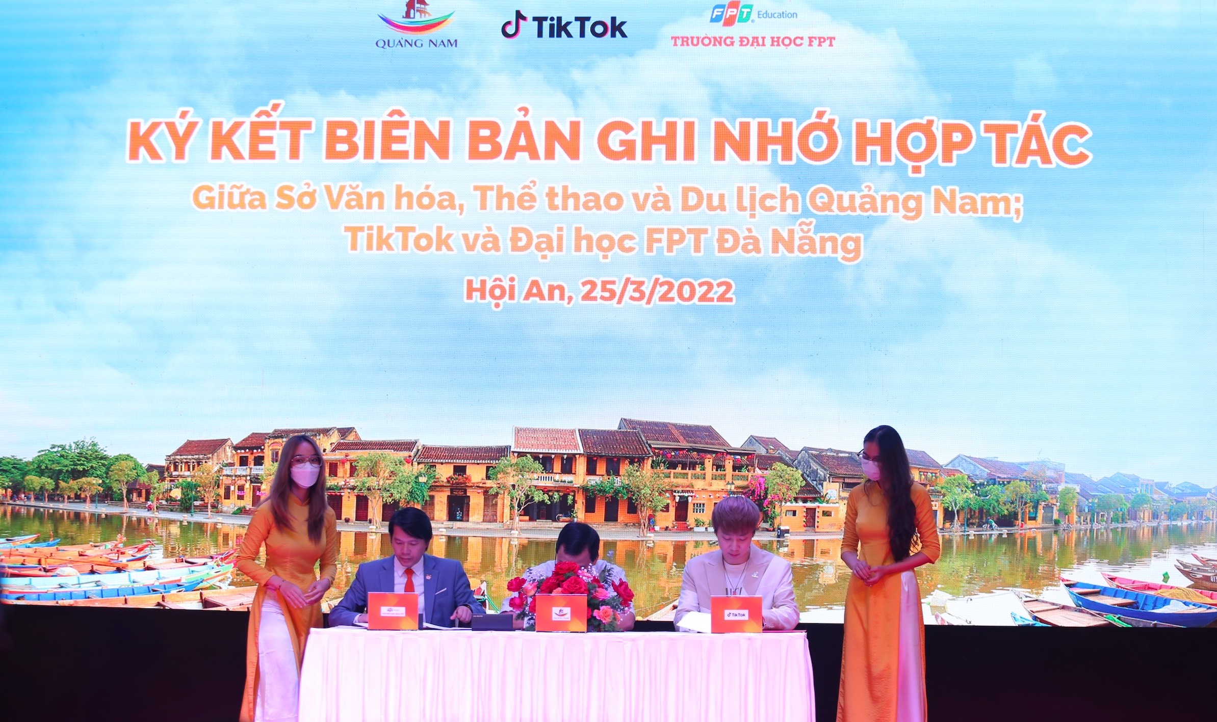 Phát động chiến dịch HelloQuangNam
