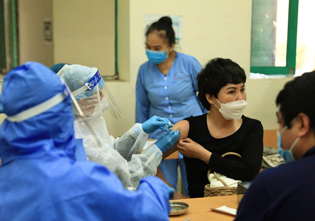 Hà Nội có 9 600 ca COVID-19, còn hơn 1 700 F0 đang điều trị tại bệnh viện